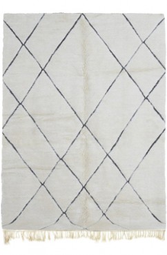 Monochrome Moroccan Rug 3200